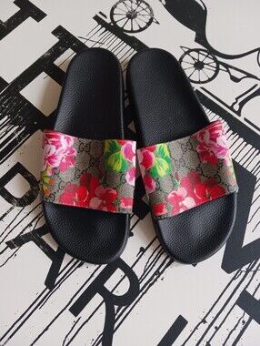 Gucci GG Blooms Supreme Floral Sandals Size 44, US Size 11